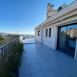 C010 - Magnifique Appartement Toit Terrasse
