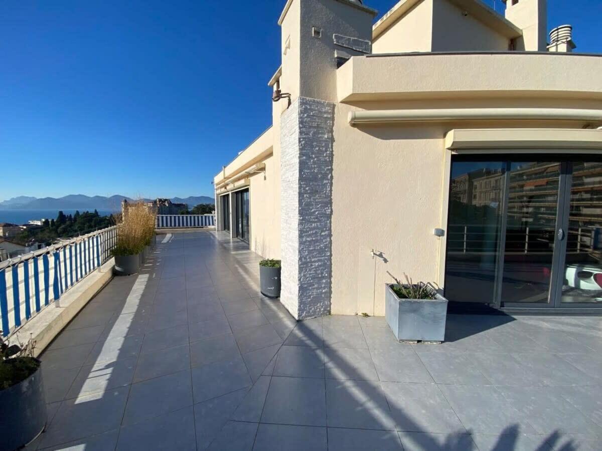 C010 - Magnifique Toit Terrasse