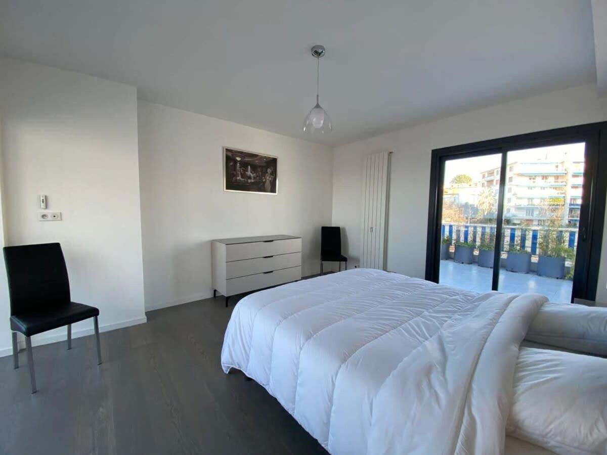 C010 - Magnifique Toit Terrasse Appartement Cannes
